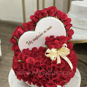 box premiun corazon de 100 rosas